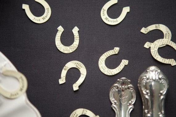 Detail Horseshoe Confetti Nomer 38