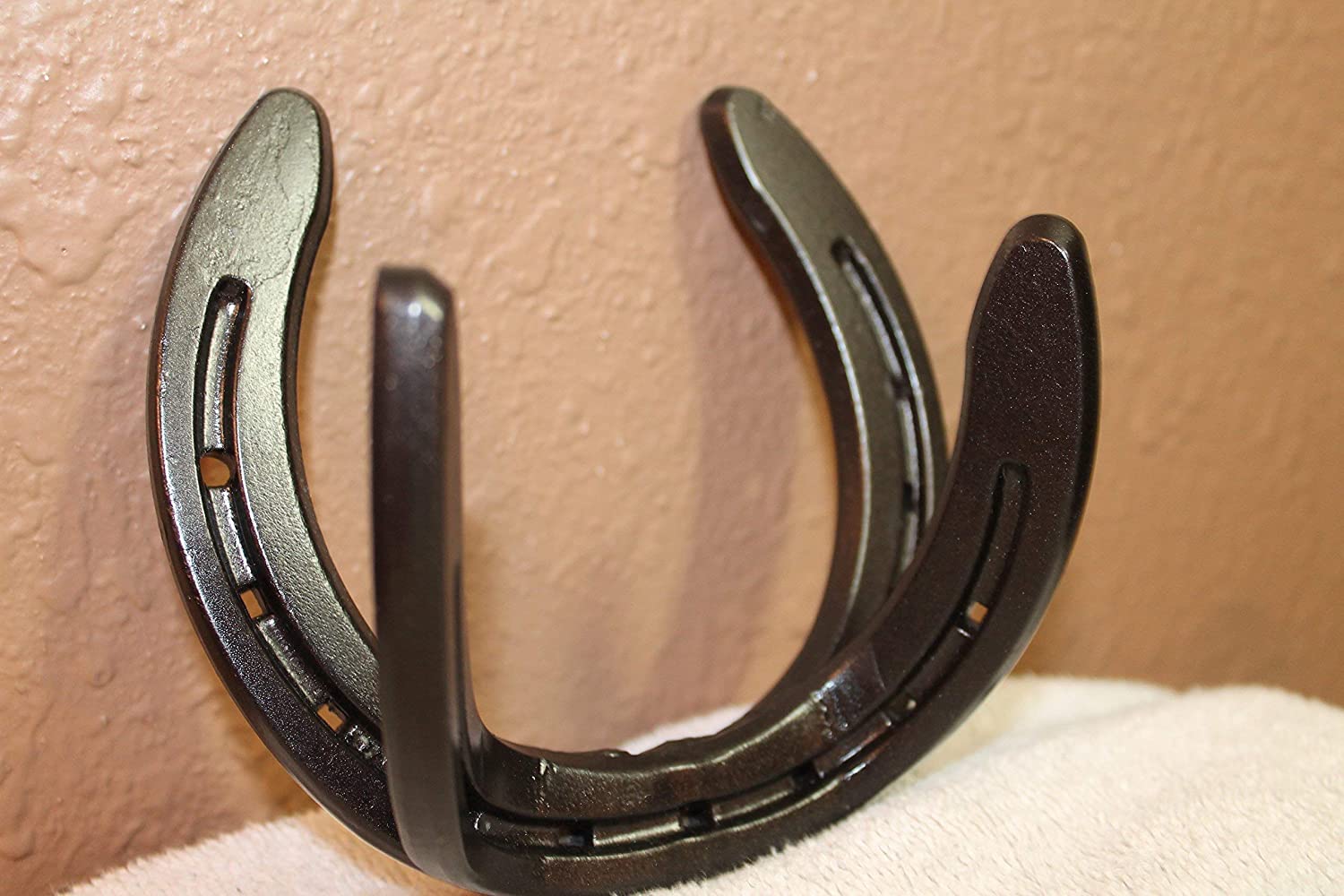 Detail Horseshoe Towel Hook Nomer 3