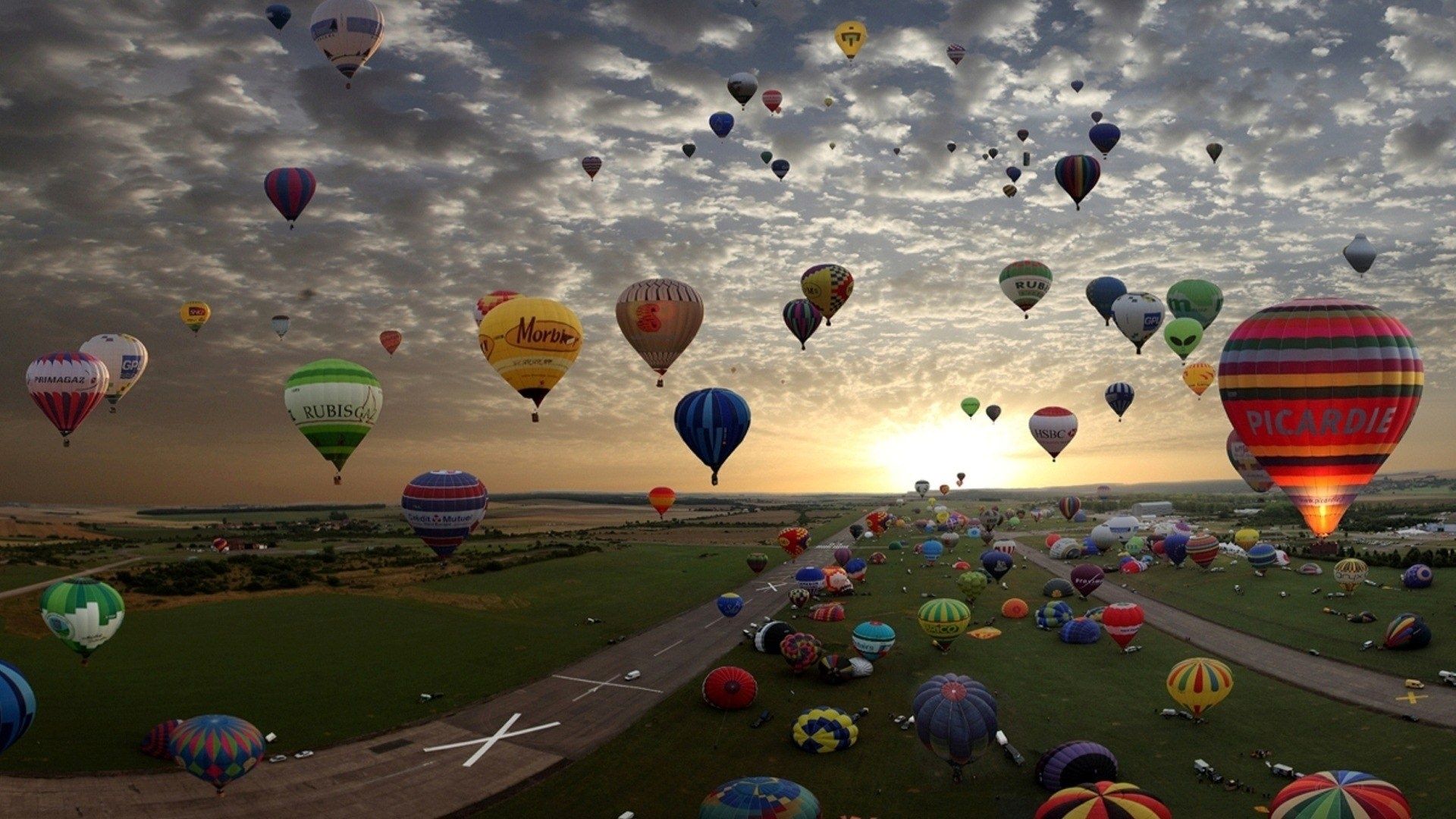 Detail Hot Air Balloon Wallpaper Nomer 32