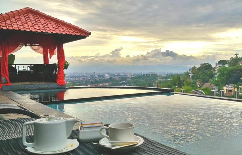 Detail Hotel Di Dago Dengan Pemandangan Bagus Nomer 3