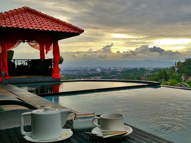 Detail Hotel Di Dago Dengan Pemandangan Bagus Nomer 5