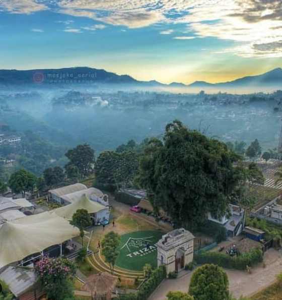 Detail Hotel Di Dago Dengan Pemandangan Bagus Nomer 38