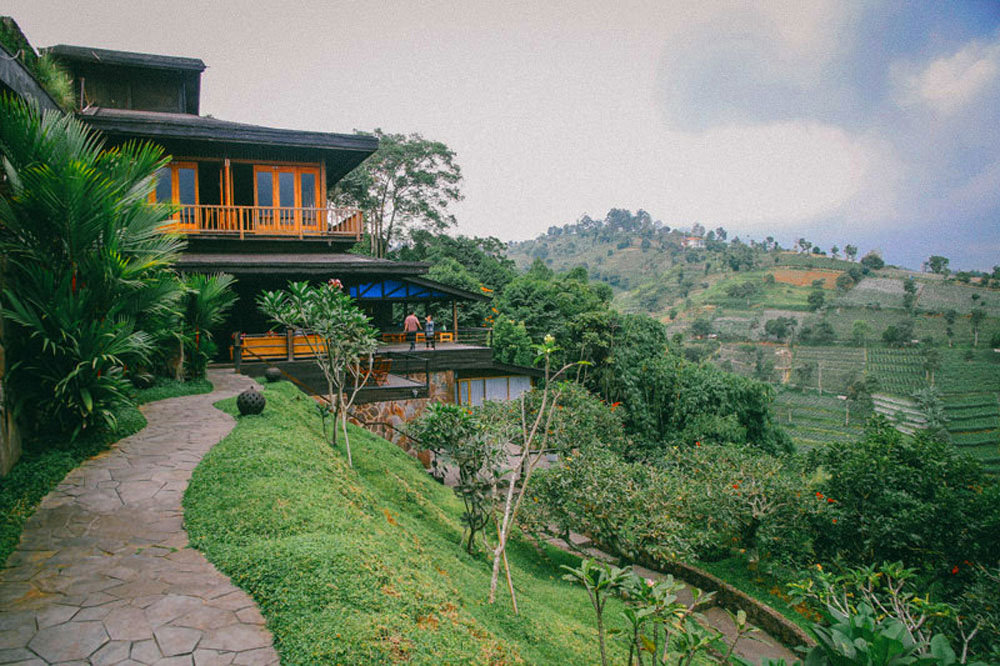 Detail Hotel Di Dago Dengan Pemandangan Bagus Nomer 46