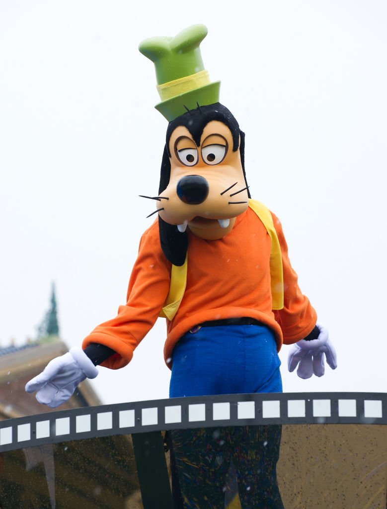 Detail How Old Is Goofy From Mickey Mouse Nomer 52