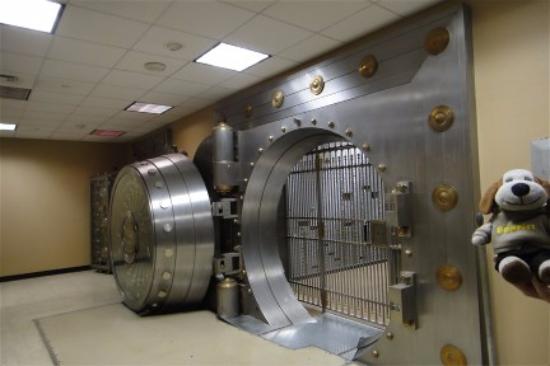 Detail How To Break Into A Bank Vault Nomer 37