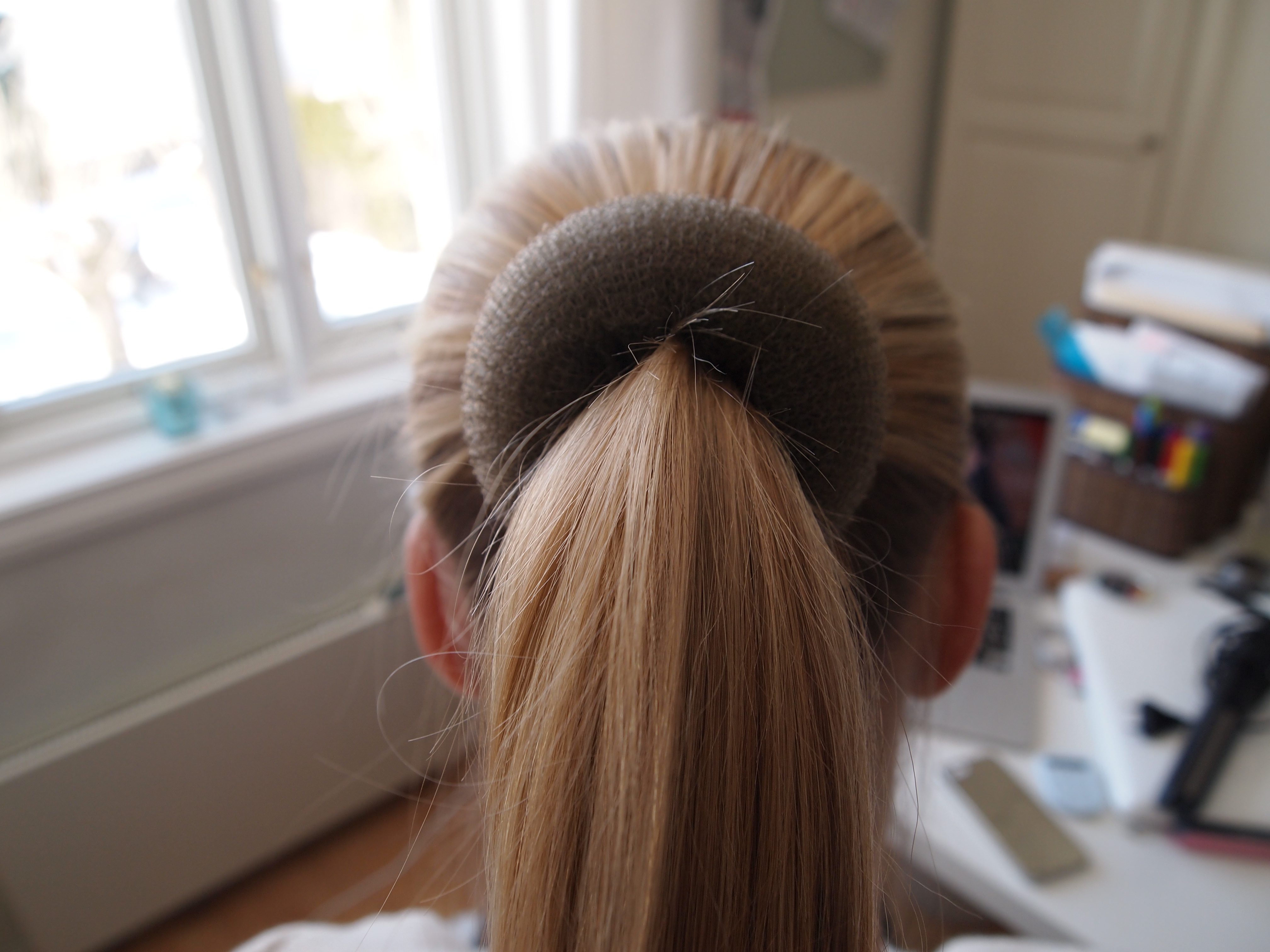 Detail How To Do A Ballet Bun With A Donut Nomer 36