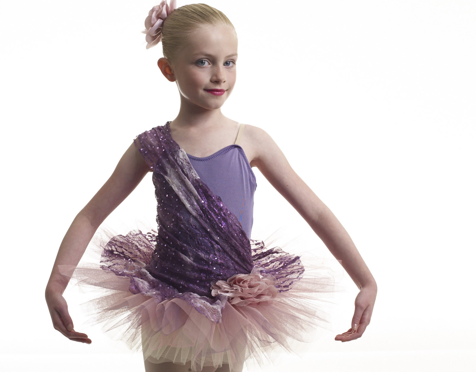 Detail How To Do A Ballet Bun Without A Donut Nomer 26