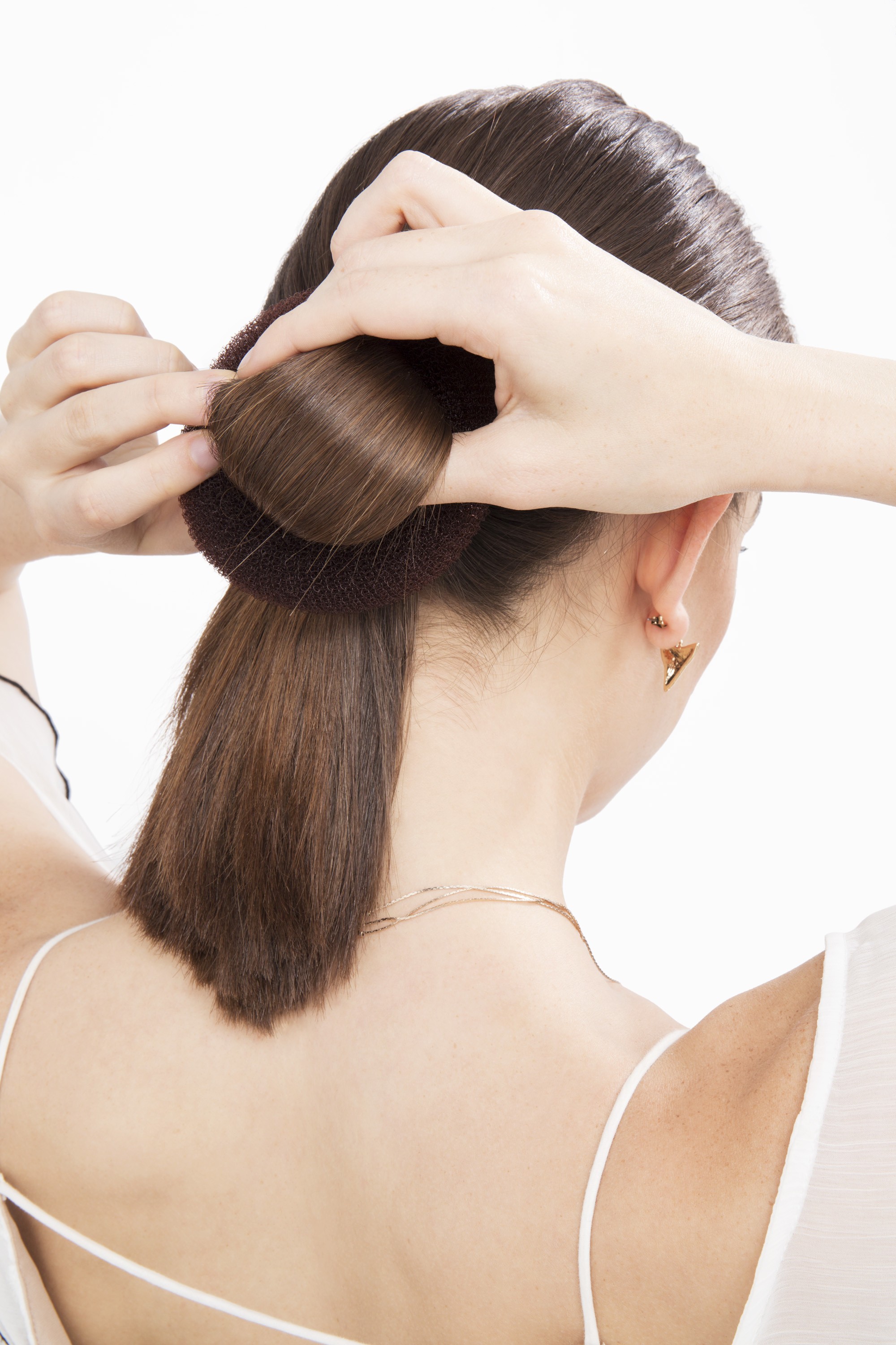 Detail How To Do A Ballet Bun Without A Donut Nomer 36