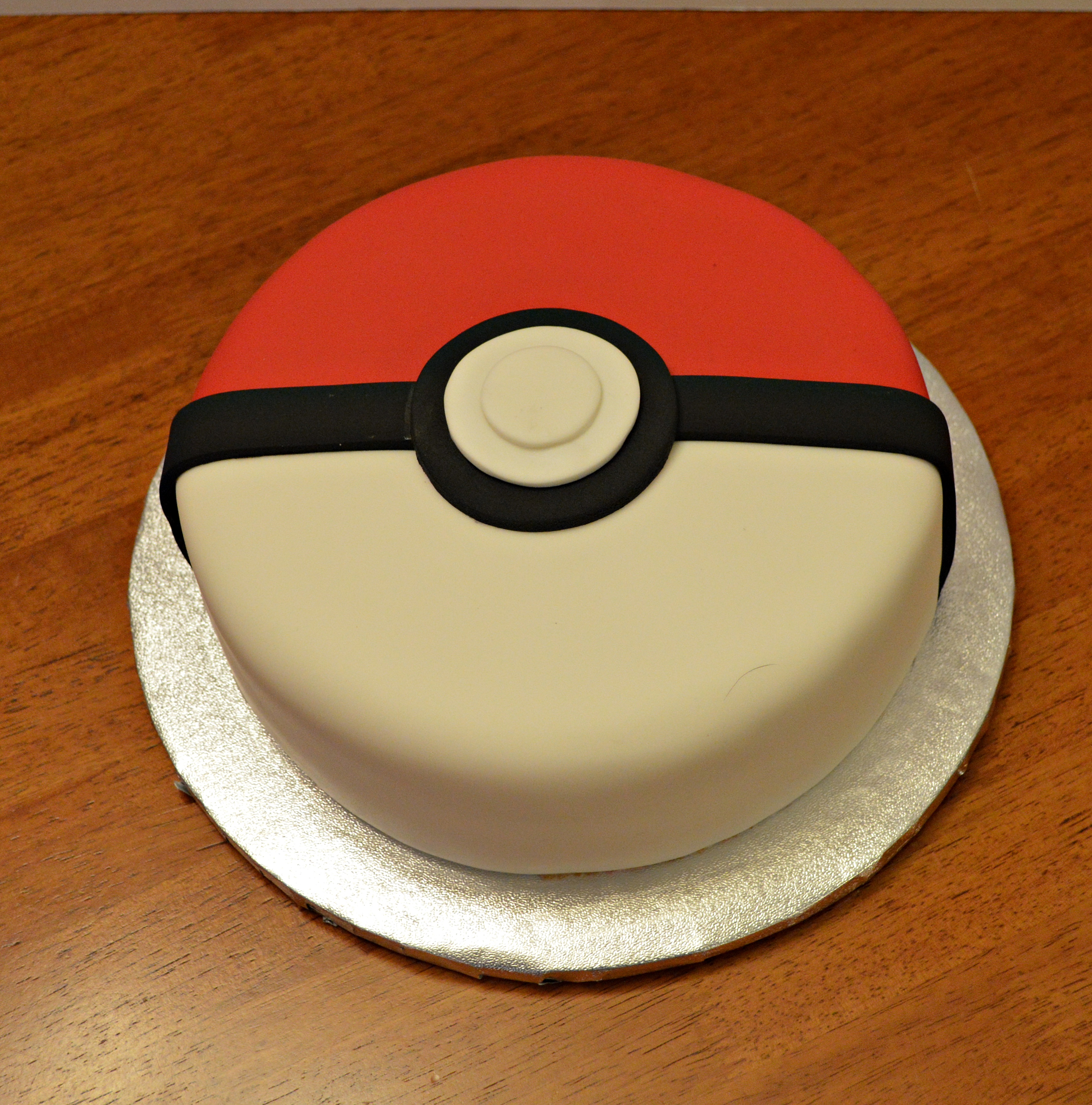 Detail How To Make Pokeball Cake Nomer 17