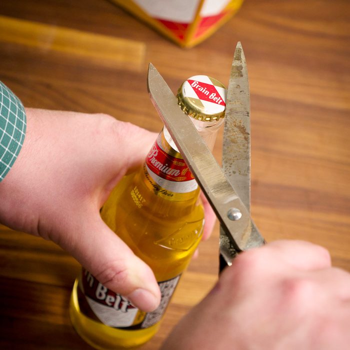 Detail How To Open A Modelo Without A Bottle Opener Nomer 9