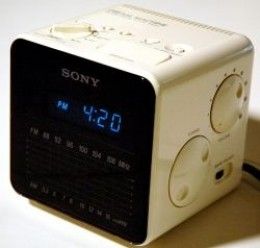 Detail How To Set Alarm On Sony Cube Alarm Clock Nomer 26