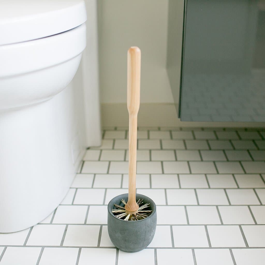 Detail How To Store Toilet Brush And Plunger Nomer 15