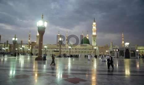 Detail Hukum Memasang Gambar Masjid Nabawi Nomer 19