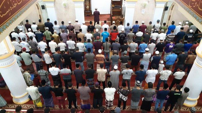 Detail Hukum Shalat Tarawih Di Rumah Nomer 40