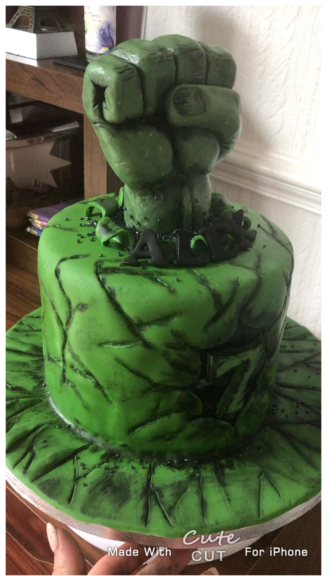 Detail Hulk Fist Cake Nomer 21