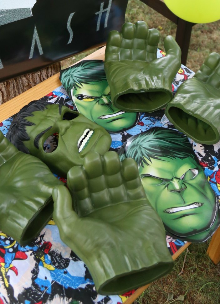 Detail Hulk Gloves And Mask Nomer 26