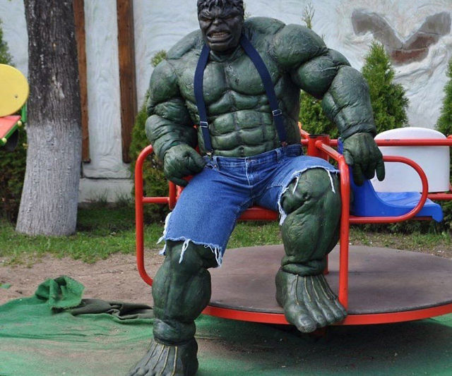 Detail Hulk Sitting Nomer 27