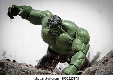 Detail Hulk Smash Pic Nomer 7