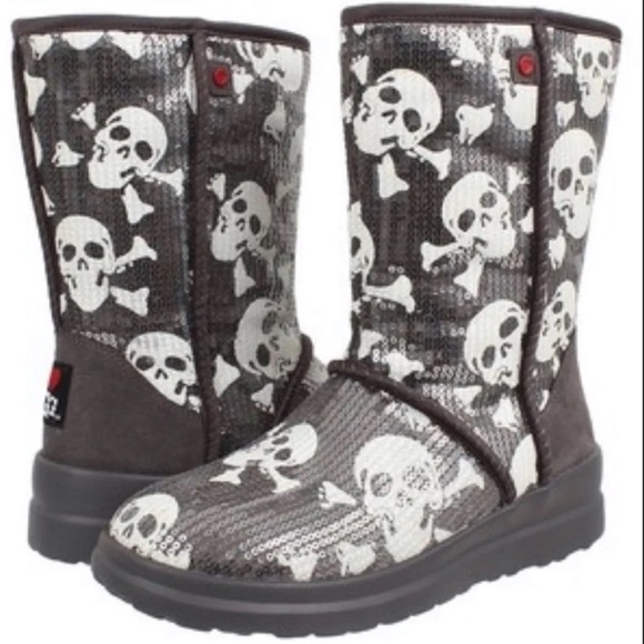 Detail I Heart Uggs Skulls Nomer 2