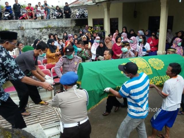 Detail Ibu Hamil Melahirkan Di Rumah Sendirian Nomer 35