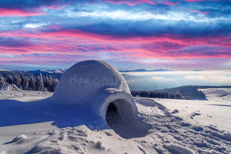 Detail Igloo Photographs Nomer 12