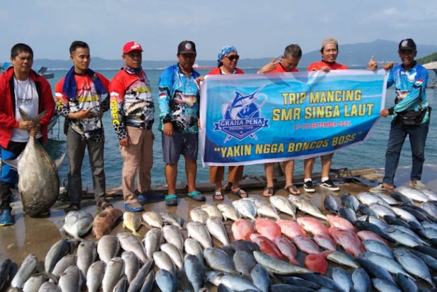 Download Ikan Hasil Mancing Di Laut Nomer 37