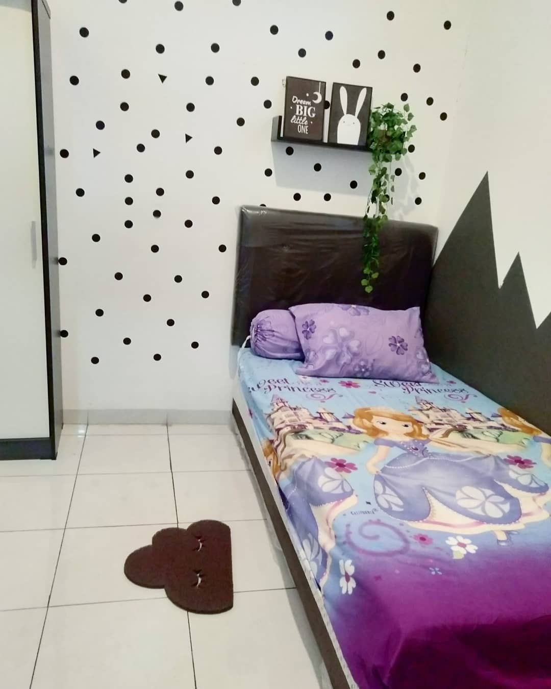 Detail Desain Kamar Tidur Warna Ungu Putih Nomer 50