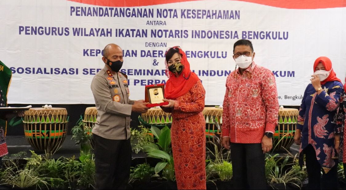 Detail Ikatan Notaris Indonesia Jawa Timur Nomer 8