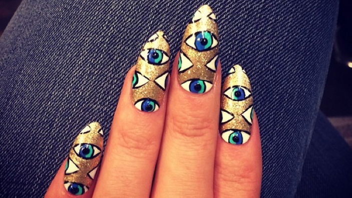 Detail Illuminati Nails Nomer 39