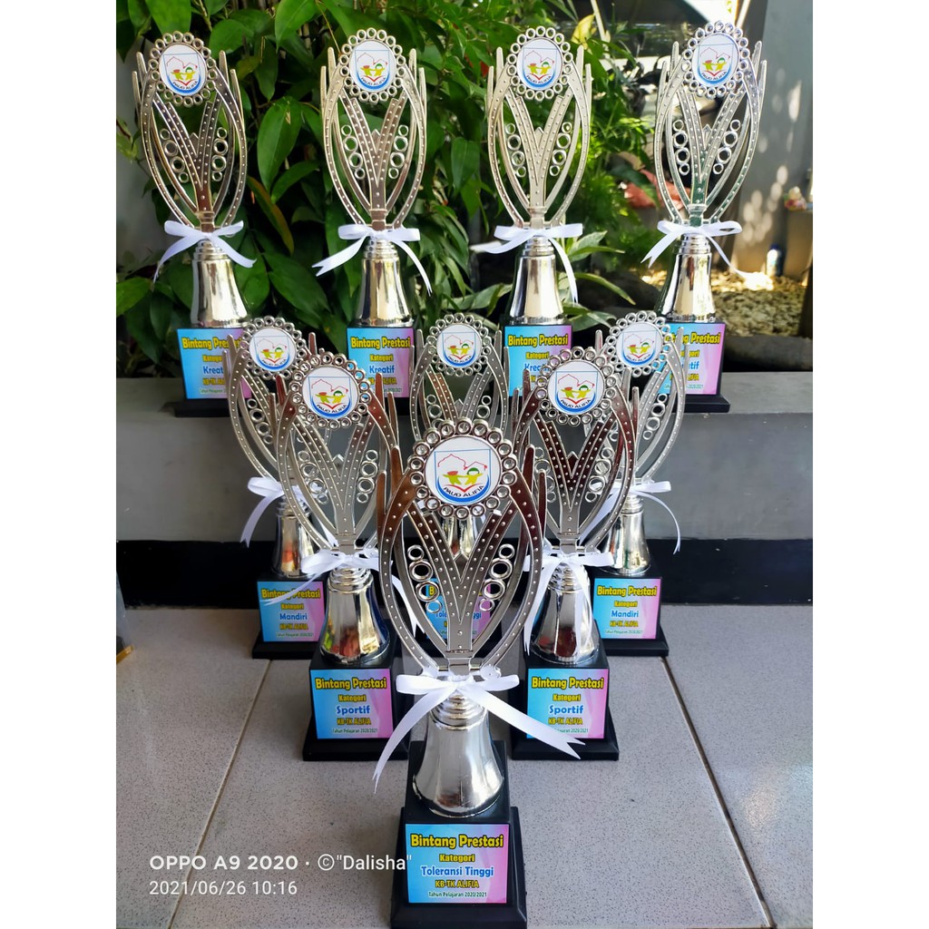 Detail Contoh Piala Juara Kelas Nomer 7