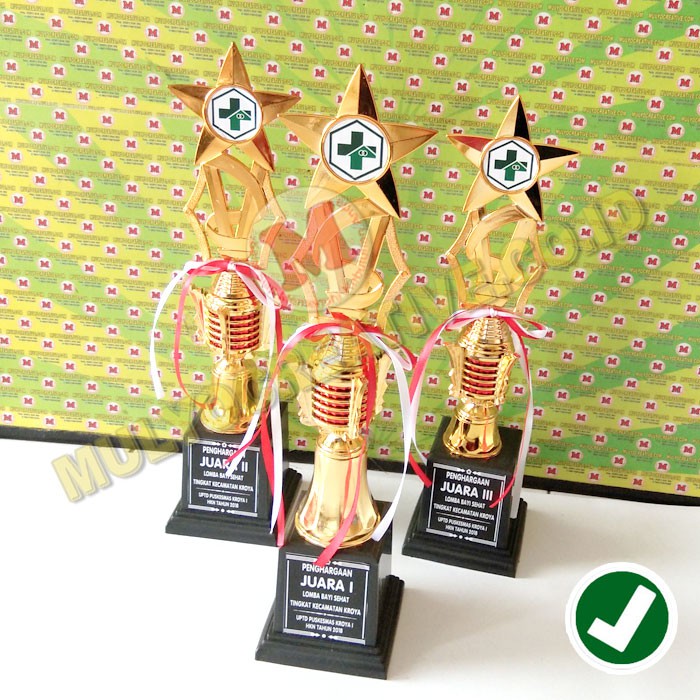Contoh Tulisan Piala Juara Kelas - 46+ Koleksi Gambar