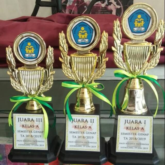 Detail Download Piala Juara Kelas Nomer 52