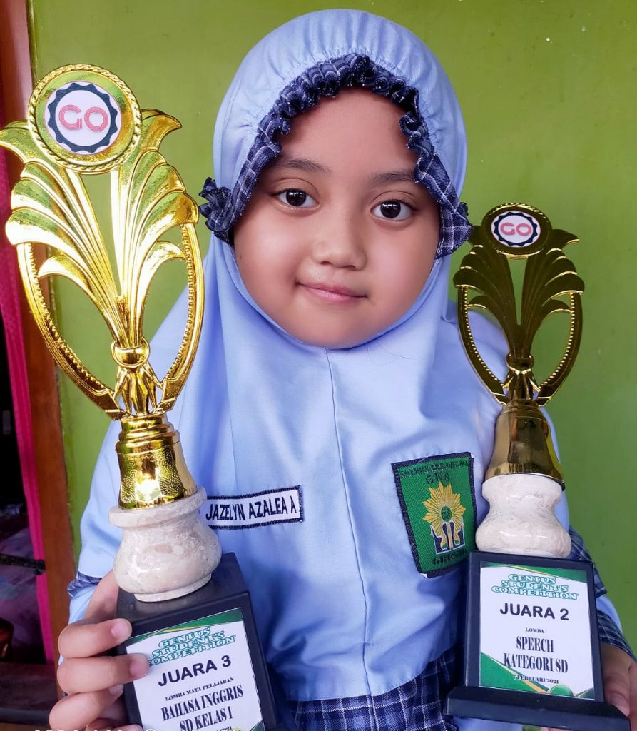 Detail Gambar Anak Jadi Juara Kelas Nomer 6