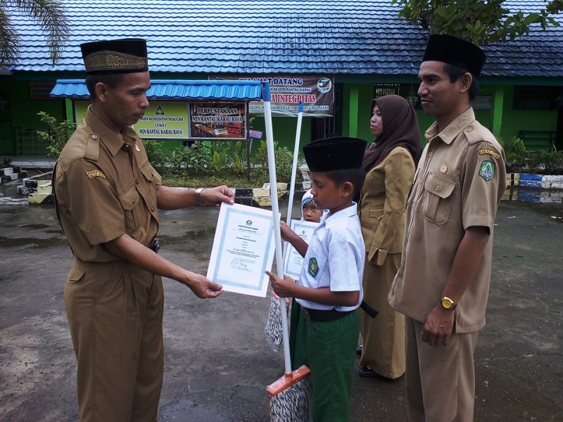 Detail Mengumumkan Juara Kelas Nomer 3