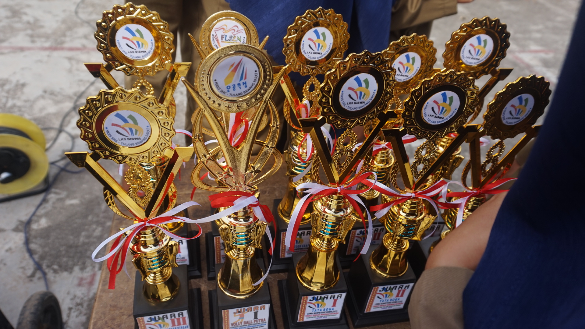 Detail Piala Juara Kelas 3 Nomer 45