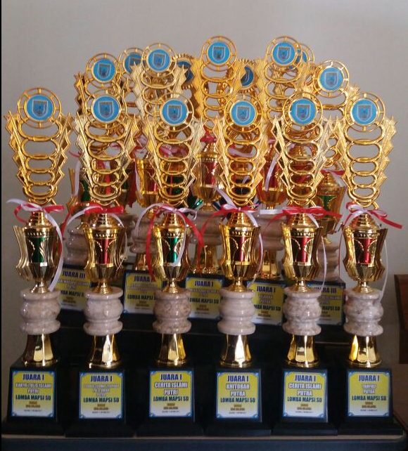 Detail Tropy Juara Kelas Sd Nomer 14