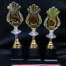 Detail Vektor Piala Trophy Juara Kelas Nomer 45