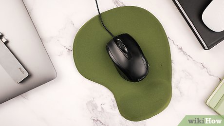 Detail Image Of A Computer Mouse Nomer 40