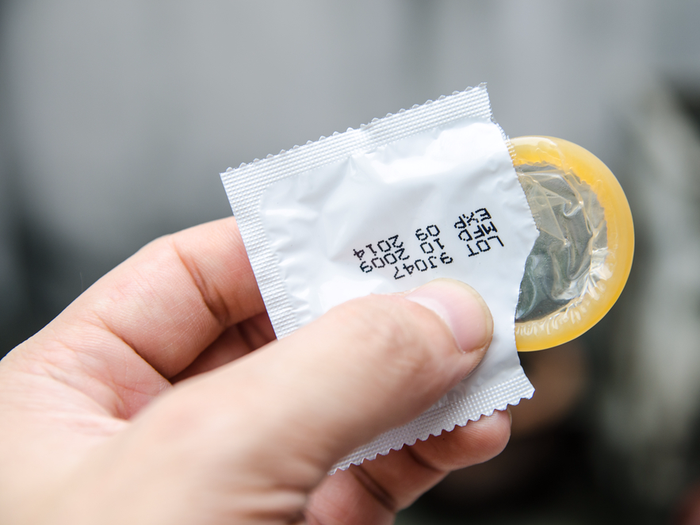 Detail Image Of A Condom Nomer 39