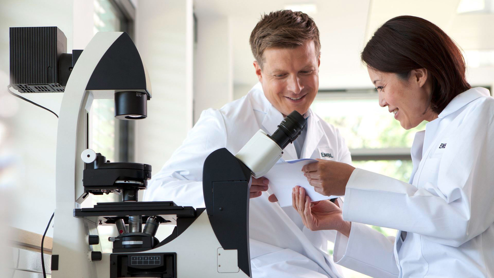 Detail Image Of A Microscope Nomer 16