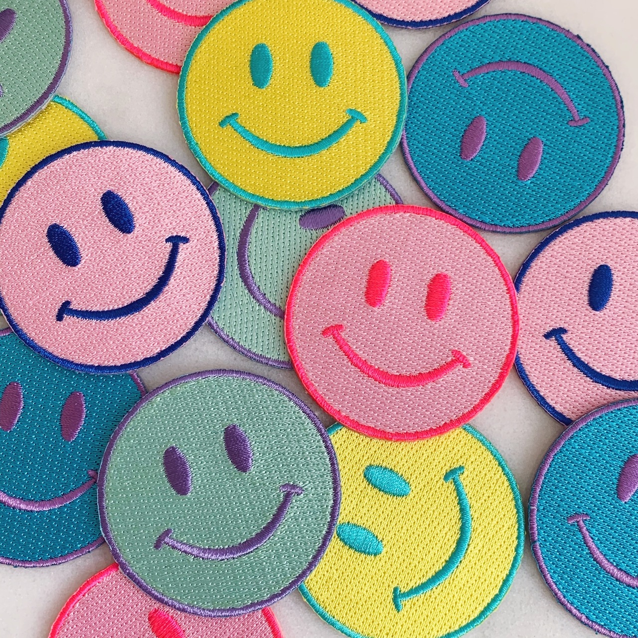 Detail Image Of A Smiley Face Nomer 28