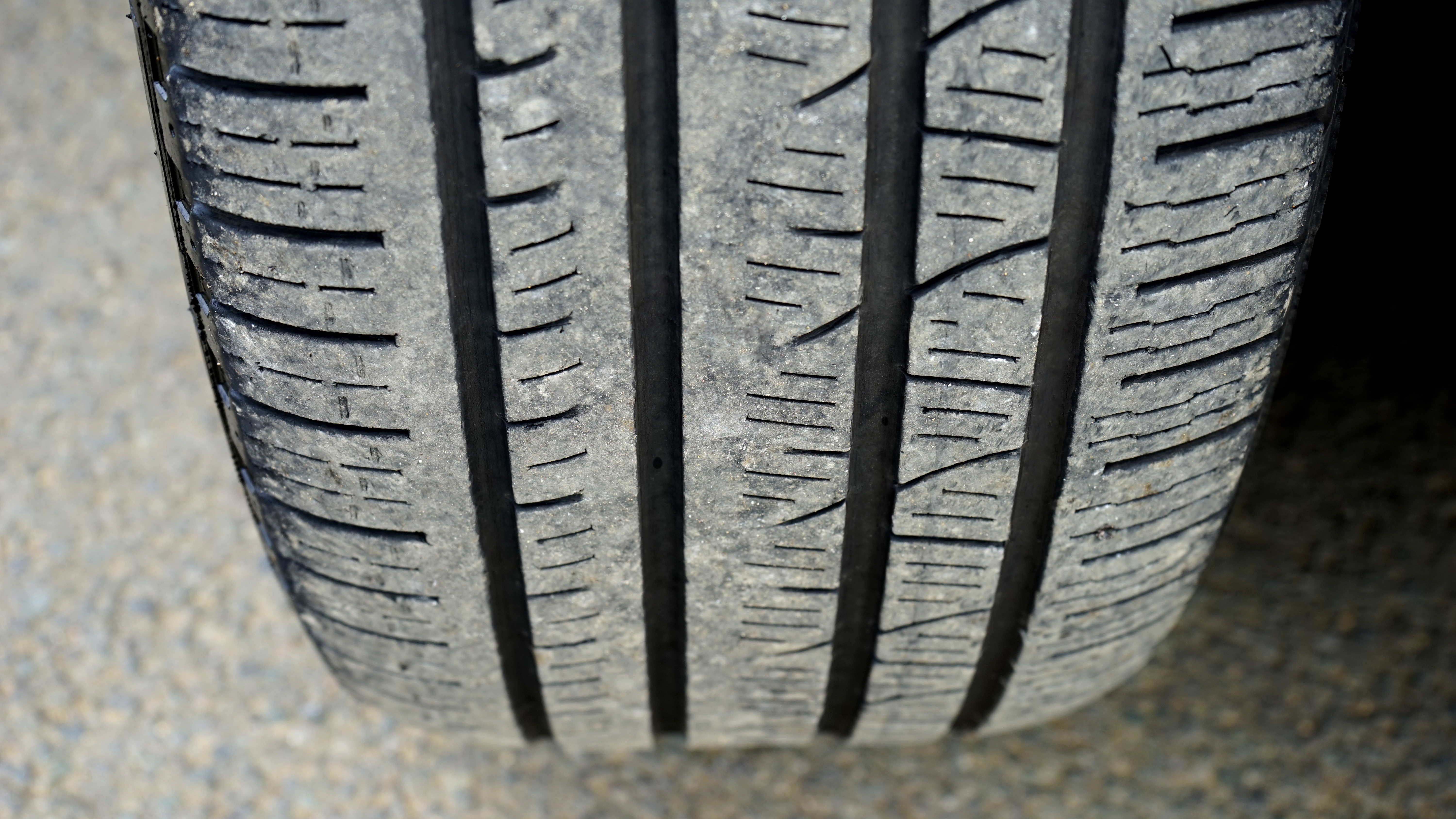 Detail Image Of A Tire Nomer 54