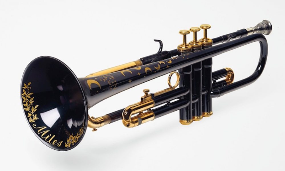 Detail Image Of A Trumpet Nomer 46