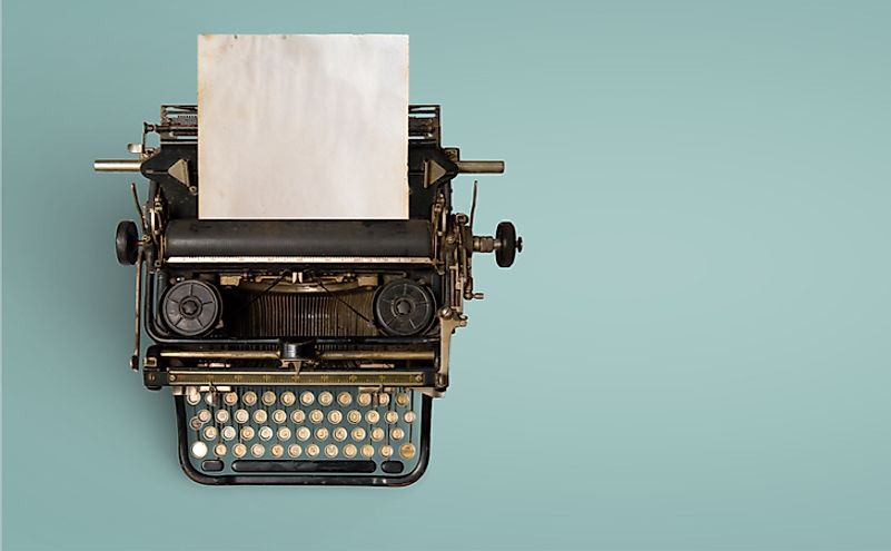 Detail Image Of A Typewriter Nomer 21