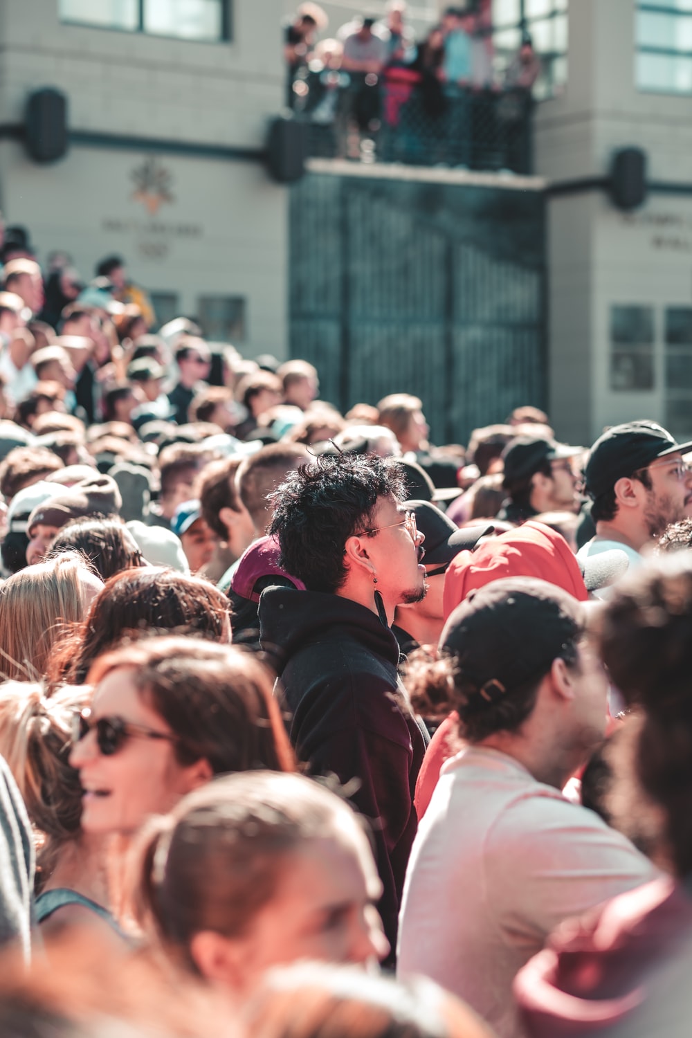 Detail Image Of Crowd Nomer 9