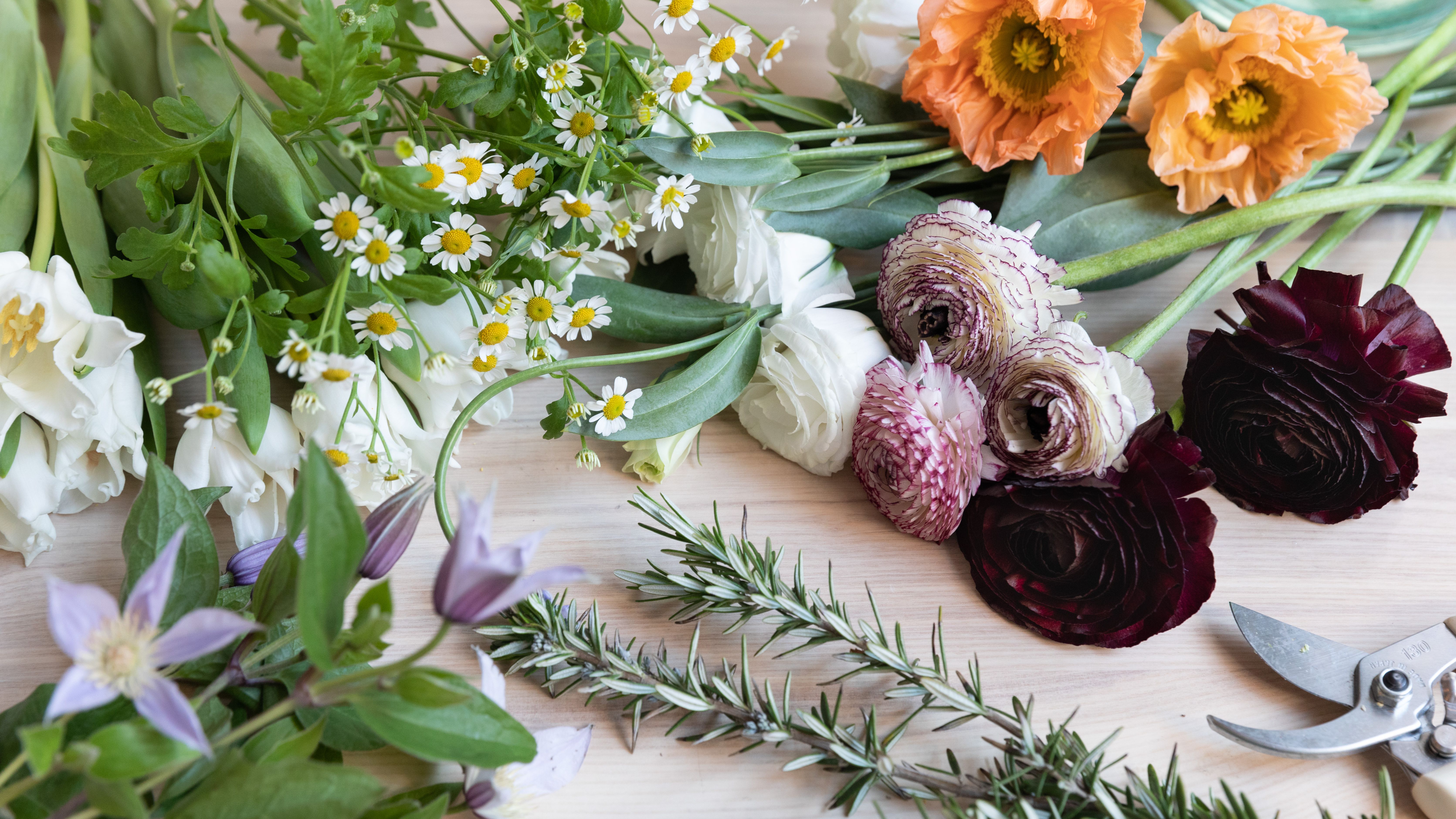 Detail Image Of Flower Arrangements Nomer 11