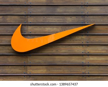 Detail Image Of Nike Swoosh Nomer 29