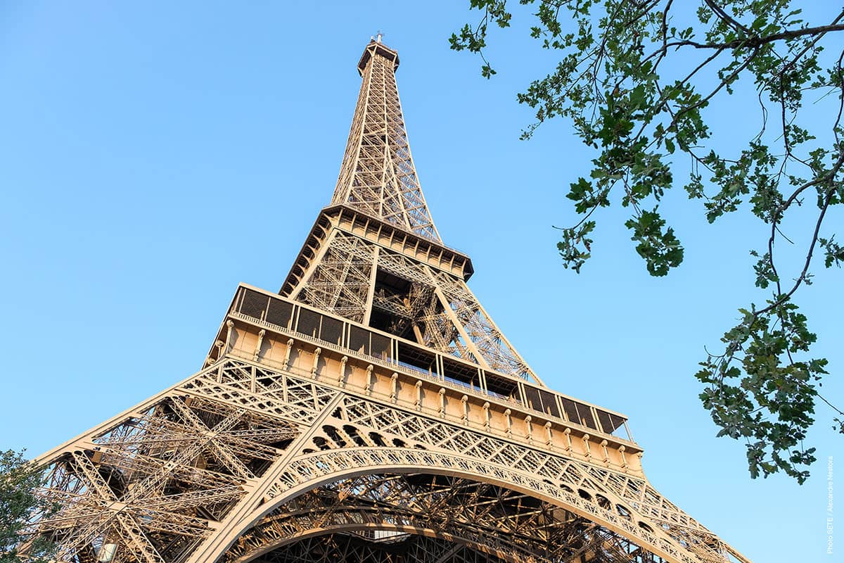 Detail Image Of The Eiffel Tower Nomer 5