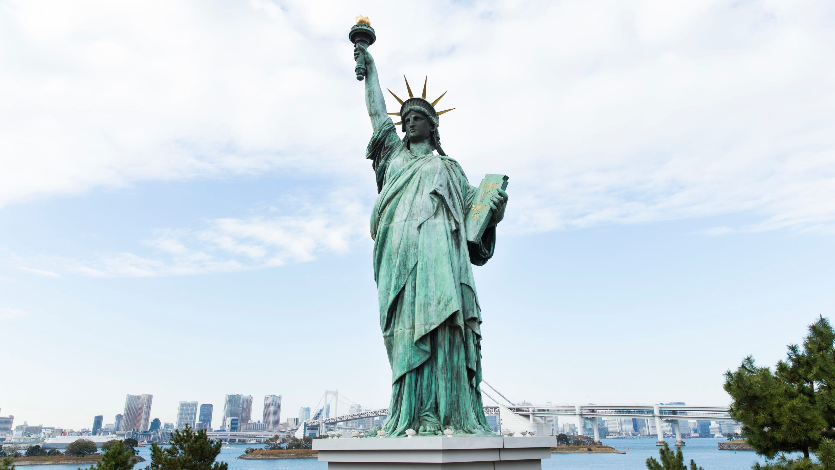 Detail Image Of The Statue Of Liberty Nomer 4