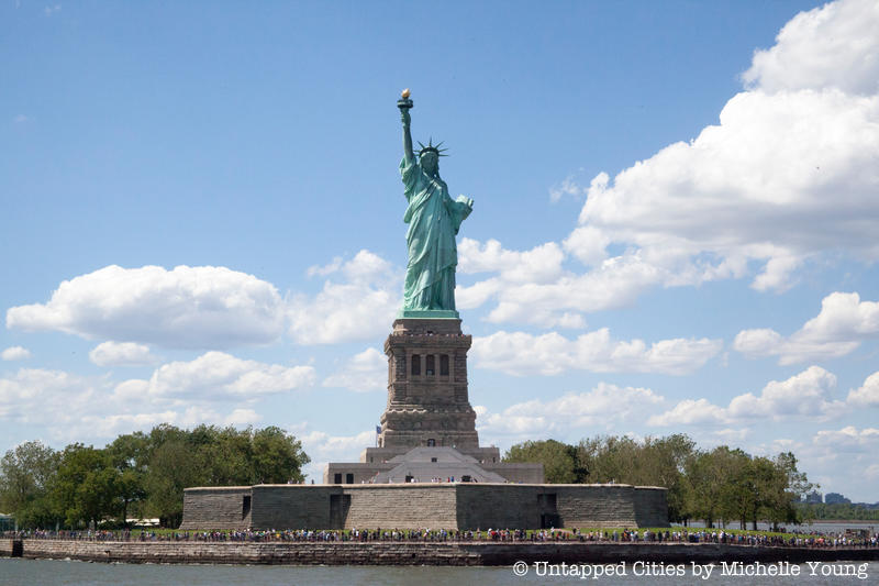 Detail Image Of The Statue Of Liberty Nomer 35